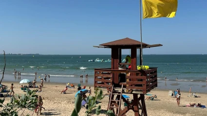 28/08/2025 Bandera amarilla en la playa de Las Redes de El Puerto de Santa MaríaPOLITICA AYUNTAMIENTO DE EL PUERTO
