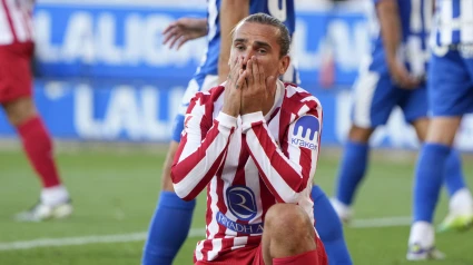 Griezmann se lamenta tras un mal partido del Atético
