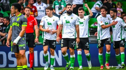 El Racing celebra uno de los goles ante el Ceuta