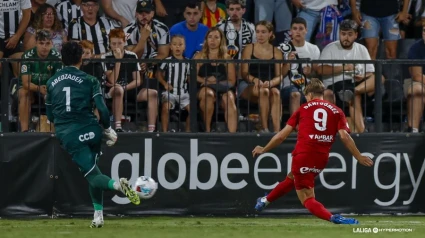 Dani Gómez, en el momento de marcar el tanto del empate del Real Zaragoza en Castellón