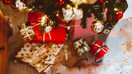 Foto de archivo de unos regalos de Navidad