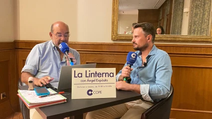 Ángel Expósito director de 'La Linterna' y Abel Bautista, Consejero de Presidencia e Interior de la Junta de Andalucía