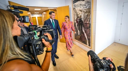 Buruaga y Juanma Moreno refuerzan lazos: tren a Bilbao, huelga de profesores y rechazo a la condonación de deuda