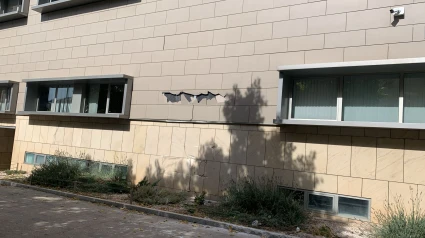 El vehículo ha acabado impactando contra un lateral del edificio de usos múltiples de la Junta en Soria