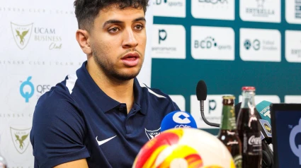 UCAM CF presenta al delantero Mizzian