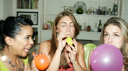 Chicas con globos