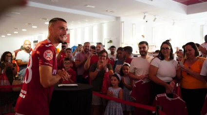 David Flakus, aclamado por la afición en su presentación
