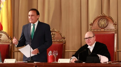 El consejero de Universidad, Investigación e Innovación, José Carlos Gómez Villamandos, interviene durante la inauguración del curso de la Universidad de Granada