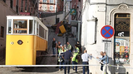 Una guía turística en Lisboa explica qué podría haber provocado el accidente del funicular: "Según las investigaciones"
