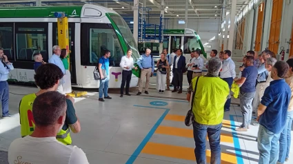 Jaén avanza hacia la puesta en marcha de su tranvía: más de 20 empresas participan en una visita técnica a a las cocheras y al trazado de la línea
