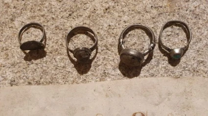 Los cuatro anillos encontrados en la Iglesia de Santo Estevo