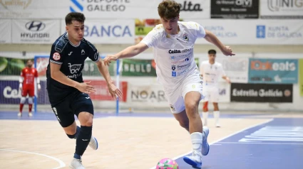 El jugador Mijan durante el partido de este viernes en A Malata