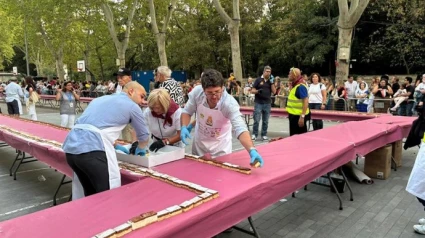 Valladolid logra un nuevo récord al montar una tarta de 360 metros