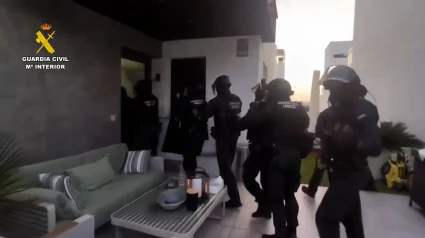 La Guardia Civil frena en Alicante una red de estafas que clonaba páginas web de operadoras.
