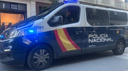 Atraca a una mujer de 74 años en su portal de Valladolid y se traga una de las cadenas de oro