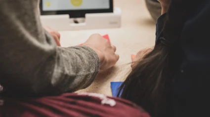T0J09D Osmo is a line of revolutionary, hands on system of educational games for children of school age. It uses artificial intelligence and iPads.
