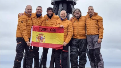 Moteros tomelloseros en Cabo Norte