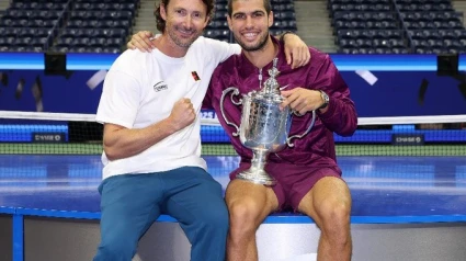 Carlos Alcaraz y Juan Carlos Ferrero tras ganar el US Open