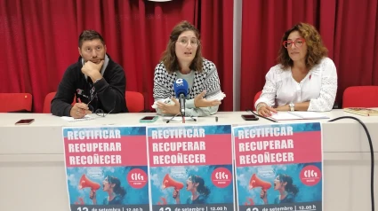 Participantes en la rueda de prensa en la sede de la CIG en Ferrol