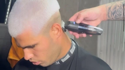 Carlos Alcaraz se tiñe el pelo de blanco