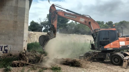 Imagen de trabajos en el nuevo cauce