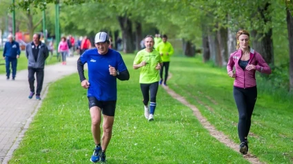 Gente haciendo deporte