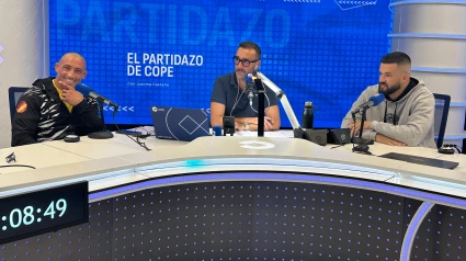 Enoc Solves y Darwin Rodríguez, junto a Juanma Castaño en el estudio de El Partidazo de COPE