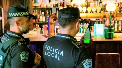 Fiestas en casa, coches con música a tope y gritos: lo que más molesta a los vecinos de Alicante