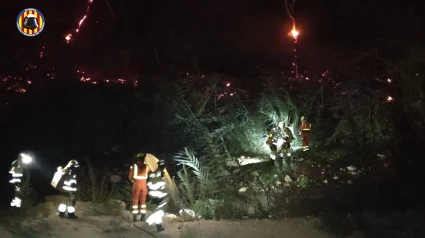 Bomberos trabajan en Buñol