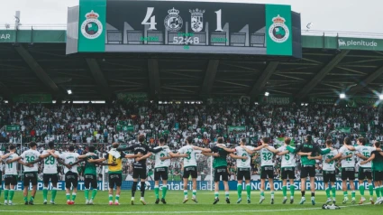 El Racing celebra con La Gradona la victoria contra el Ceuta (4-1)