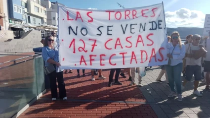 Vecinos de Las Torres manifestándose