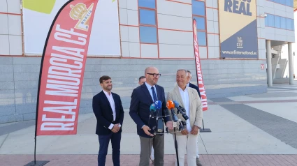 José Francisco Muñoz presenta el acuerdo Tranvía-Real Murcia