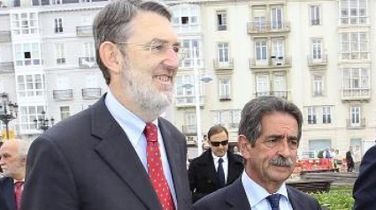 Agustín Ibáñez, junto a Miguel Ángel Revilla