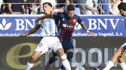 El Málaga sumó en El Alcoraz la primera derrota de la temporada.