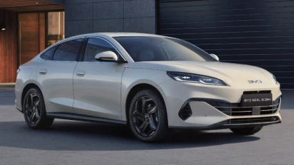 Automóviles Sánchez presenta sus nuevos modelos híbridos enchufables