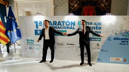 Pablo Ruz y Luis Barcala, alcaldes de Elche y Alicante, las dos ciudades unidas en esta maratón