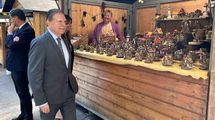 Alfredo Canteli, en en su visita al mercado de San Mateo