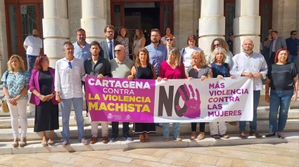Minuto de silencio en el Palacio Consistorial