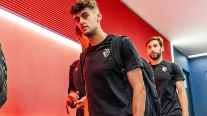Aimar Oroz en El Sadar antes de un partido de Osasuna