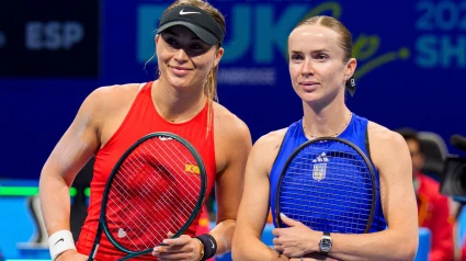 Paula Badosa y Elina Svitolina, antes del partido entre ambas en la Billie Jean King Cup.