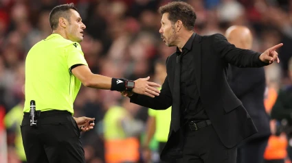 Simeone, entrenador del Atlético de Madrid, expulsado en Anfield