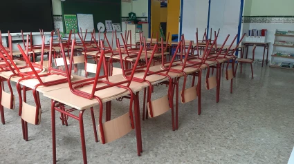 Clase vacía en un centro escolar
