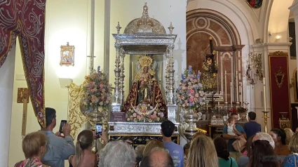 Virgen de la Peña en su baldaquino en la Iglesia de la Purísima Concepción