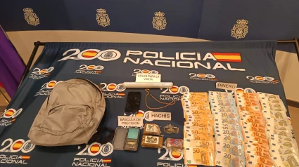 Se han intervenidos en los dos registros más de 200 gramos de sustancia estupefaciente hachís y 1450 euros en efectivo