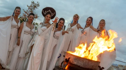 Imagen de archivo del encendido del fuego sagrado