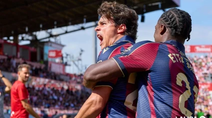 Carlos y Etta celebran el 0-2 en Montilivi