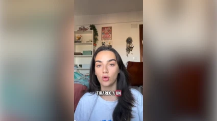 La joven en el vídeo