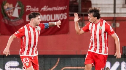 Embarba celebra el 1-1 del Almería contra el Sporting