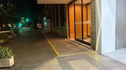 Los hechos se produjeron a las puertas del estanco 24 horas y el Hotel Alcántara en la capital cacereña