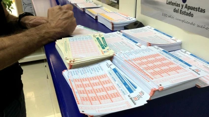 Boletos de La Quiniela, en una administración de Loterías y Apuestas del Estado.